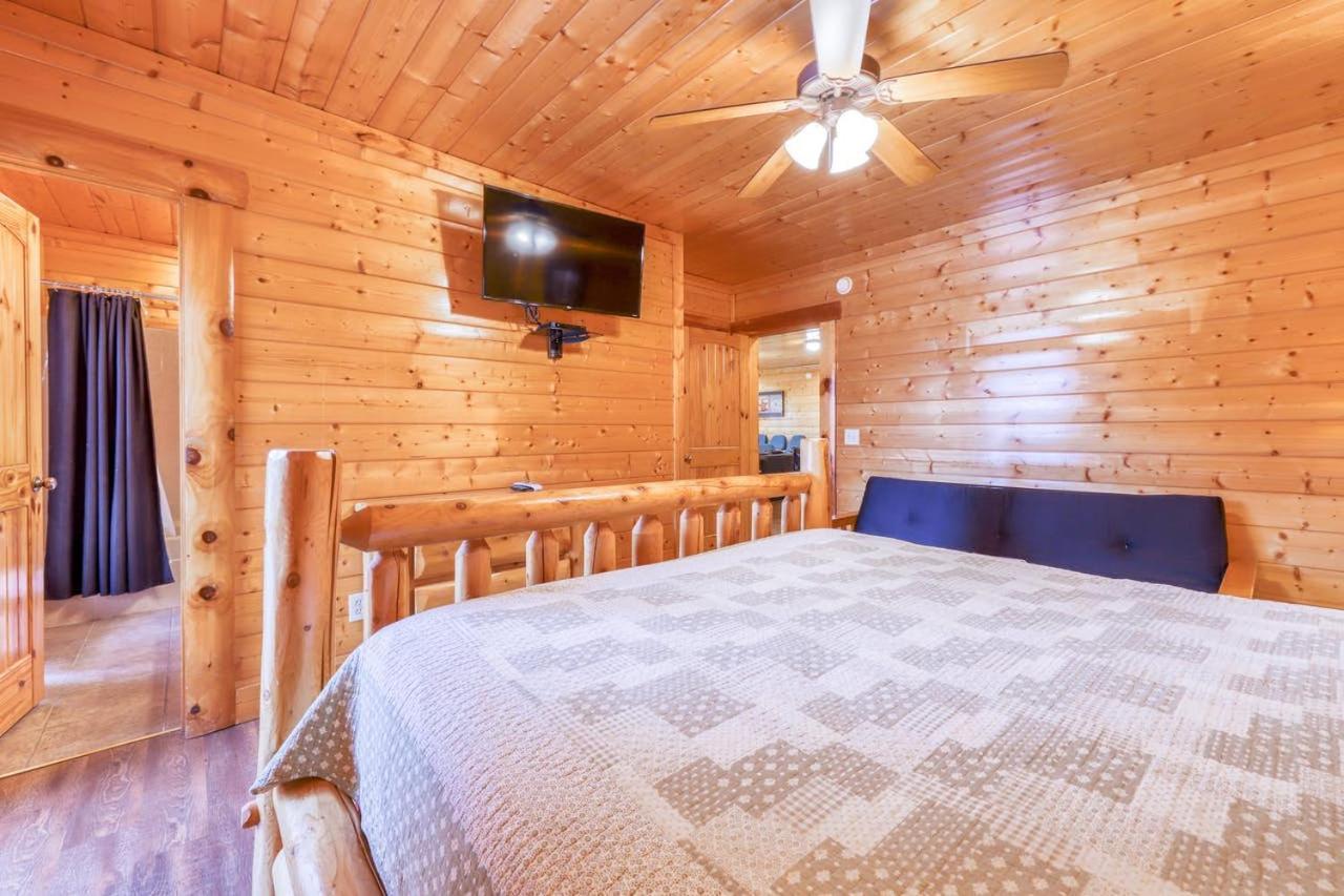 Black Bear Ridge Resort: Valhalla Manor By Dc Sevierville Exteriör bild